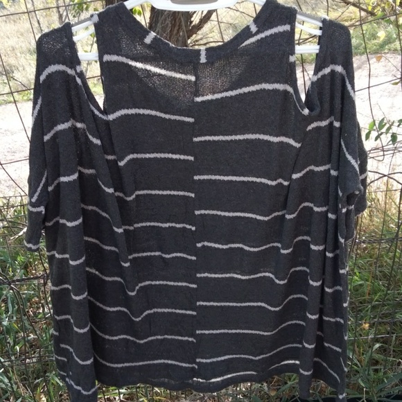 Sweater - Picture 6 of 8